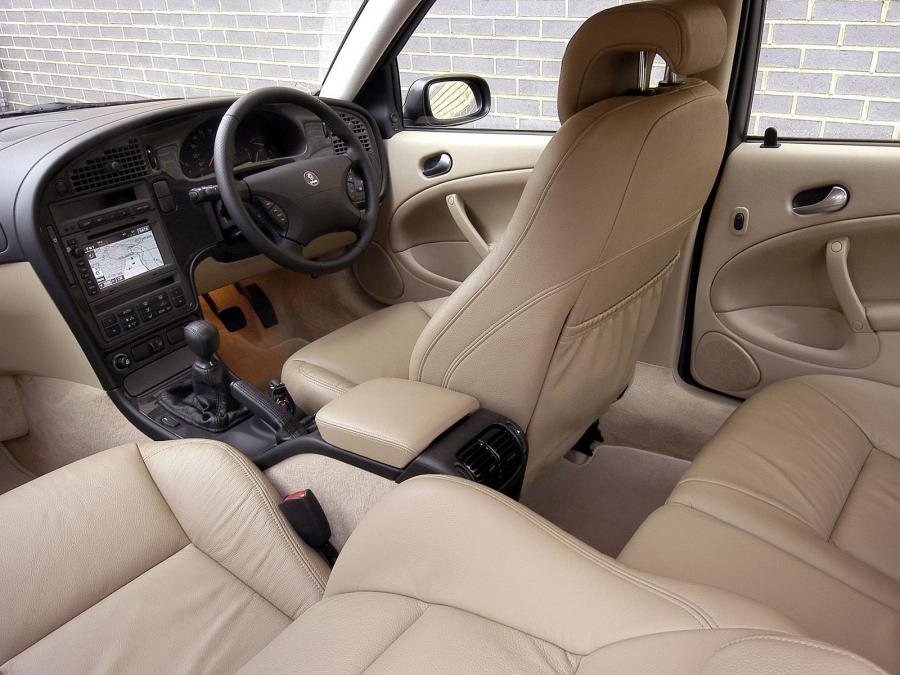  Saab 9-5 Aero Sedan 2002 года  (UK) (фото 14 из 15)